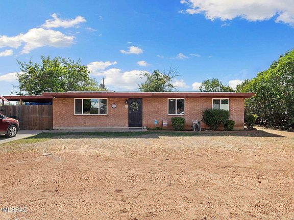 2nd image of 4632 Aspen Dr
