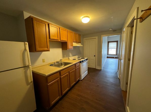 30 Main St APT 3