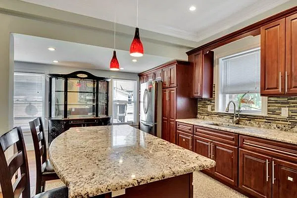7 bed, 1800 sqft, $6,000 — Photo 2