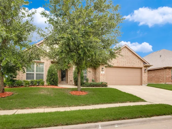 27 Oakridge Ln, Edgecliff Village, TX 76134