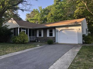 29 Auburn St, Whiting, NJ 08759