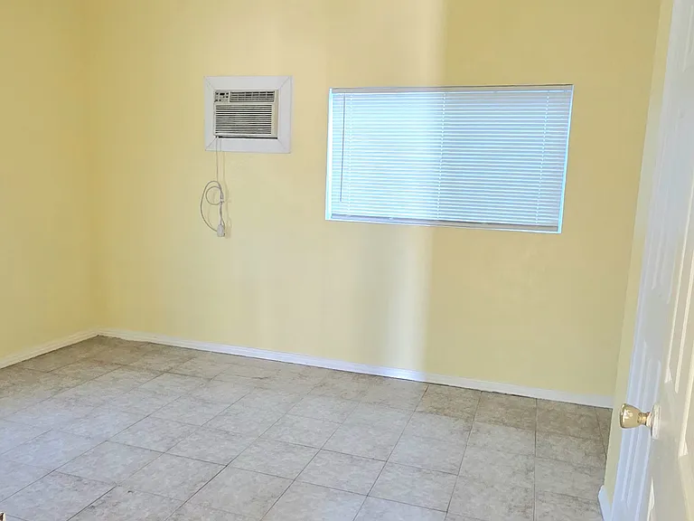 10683 San Fernando Rd — Photo 8