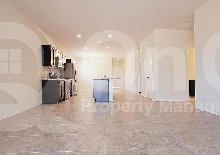 1645 N Westfall Trl — Photo 7