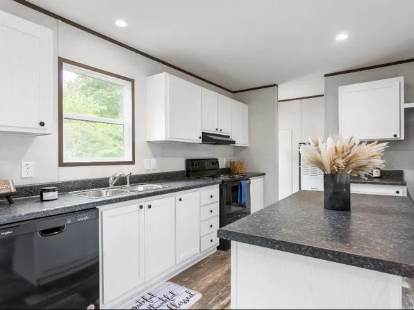 2664 State Highway 268, Pinnacle, NC 27043