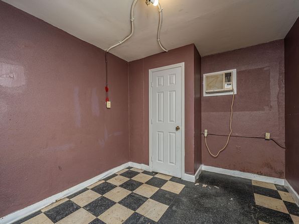 charleston-south-carolina-440949264 picture