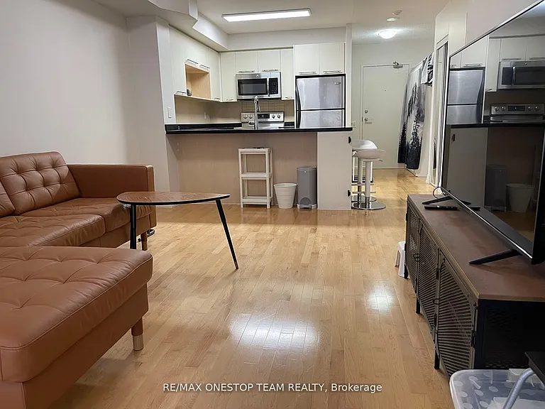 21 Carlton St #406 — Photo 7