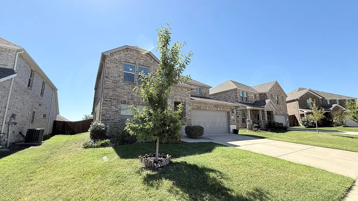 4 bed, 4.0 bath, 3112 sqft, $2,845 — Photo 2