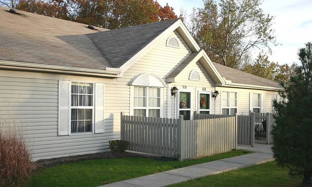 Ashberry Village Apartments — Photo 1