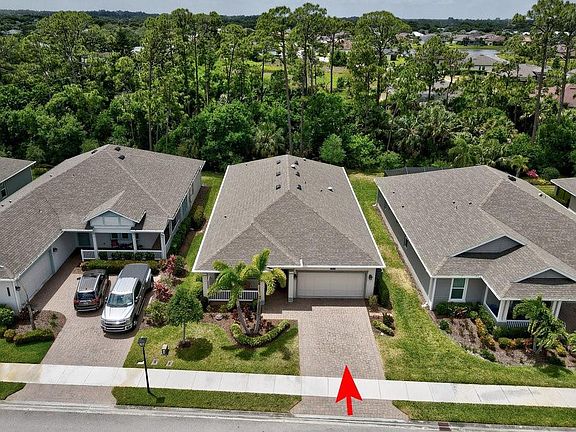 4th image of 3503 Wild Banyan Way
