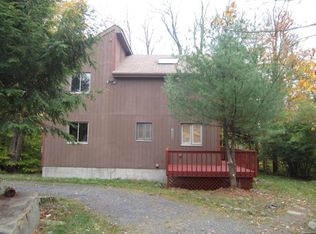 2888 Fairhaven Dr, Tobyhanna, PA 18466