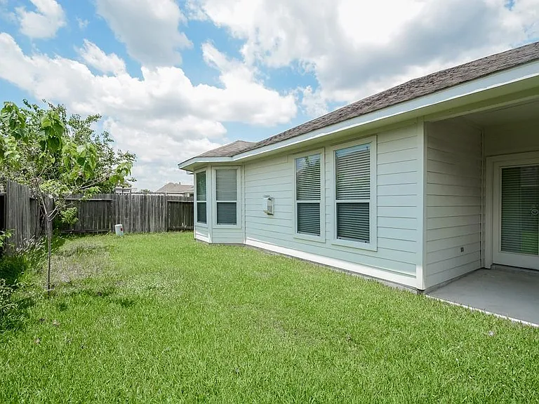 4911 Spring Showers Ct — Photo 13