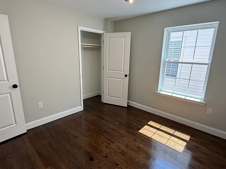 40 Shaw Ave #2 — Photo 7