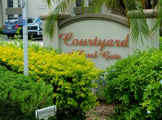 5492 Courtyard Dr, Pompano Beach, FL 33063