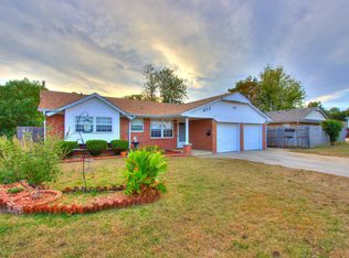 872 N Windermere Dr, Moore, OK 73160