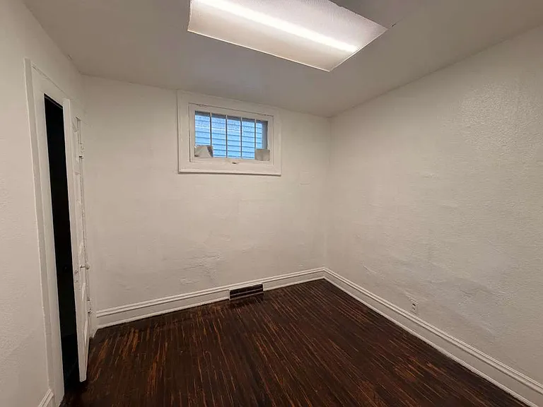 634 Spencer St — Photo 12