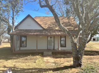 1107 S Avenue C, Olney, TX 76374