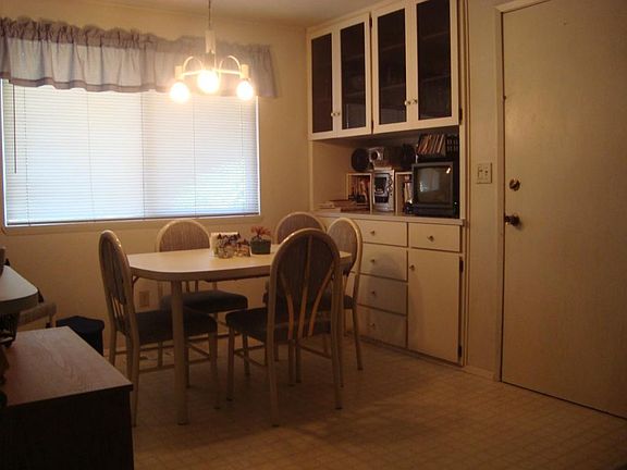 5th image of 2610 Sunset Dr SE
