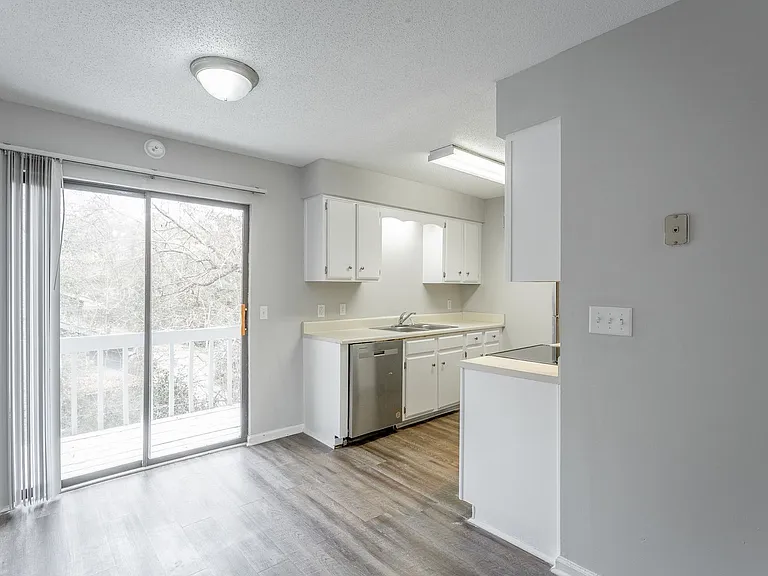 Amberwood Chalet: Modern Comfort in Chattanooga — Photo 28