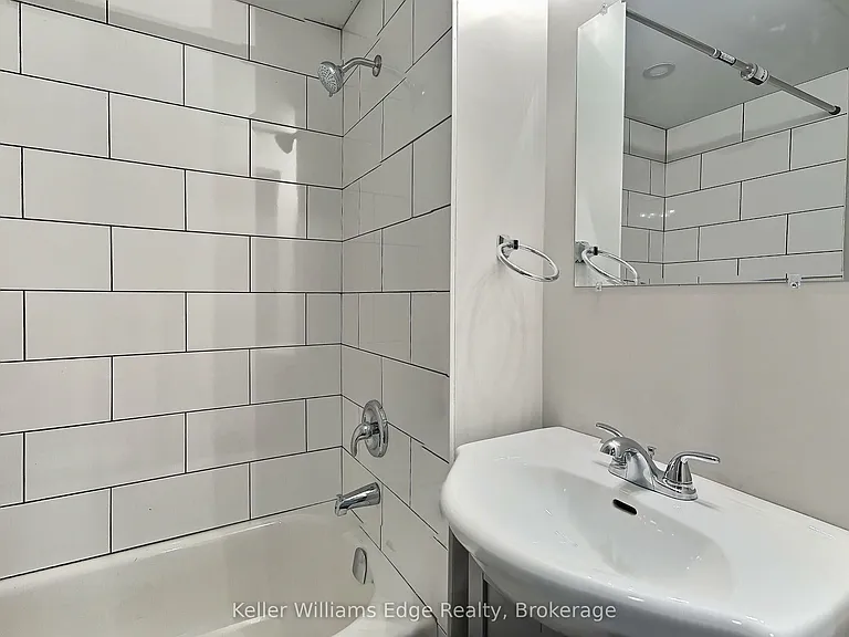 8 Tisdale St S #10 — Photo 7