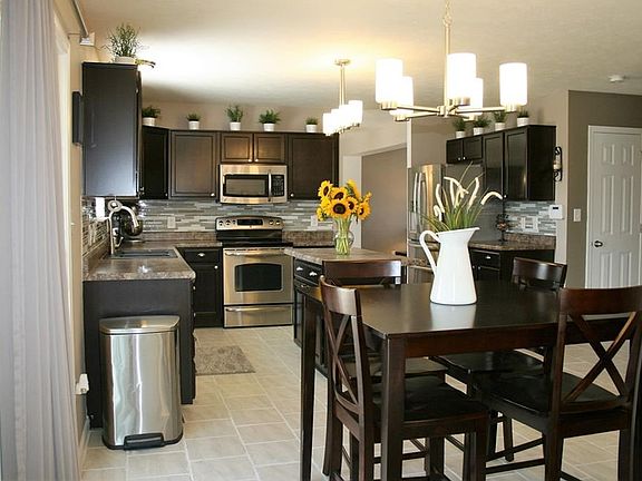 4th image of 1526 Gleneagle Dr