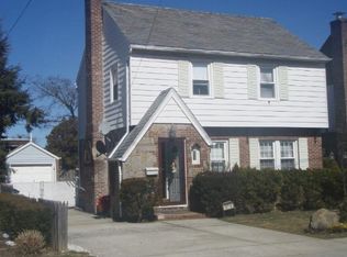 974 Benris Ave, Franklin Square, NY 11010