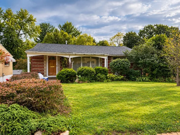 207 Bost Dr, West Mifflin, PA 15122