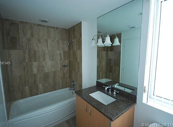 5th image of 300 S Biscayne Blvd #T-3111