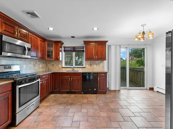 28 Washington Avenue image 6 of 20