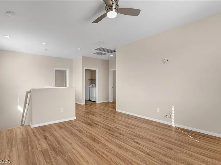 7658 Engleberg Ave — Photo 12