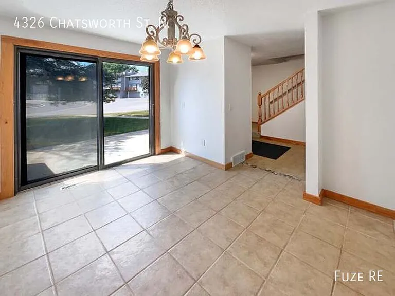 4326 Chatsworth St N — Photo 6