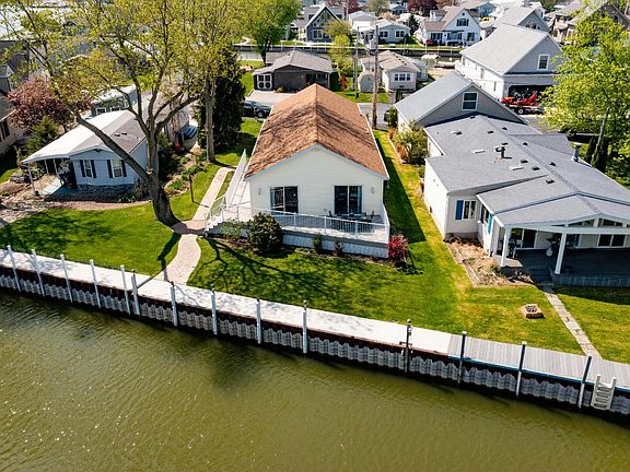 2nd image of 1561 N Starboard Ave