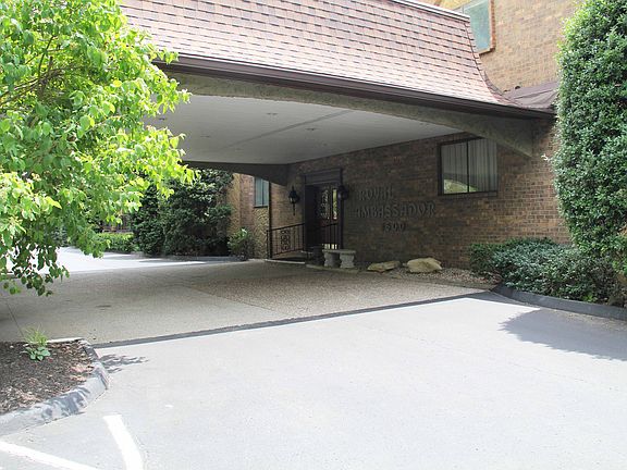 2nd image of 1600 Gardiner Ln APT 107B