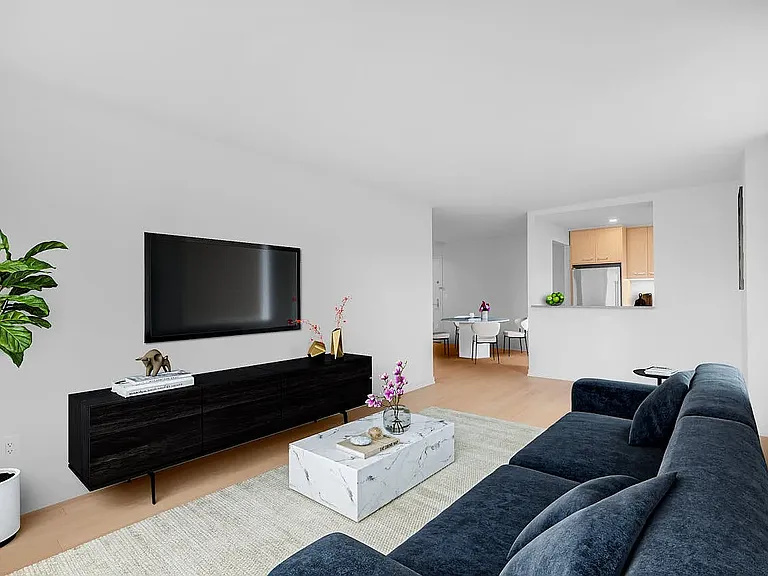 Columbus Pl #N25G — Photo 3