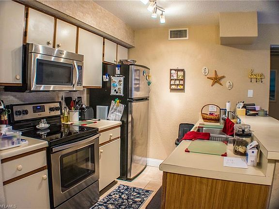 5th image of 5331 Summerlin Rd #3101