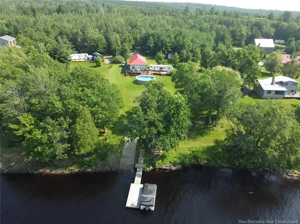 12 Blueberry Ln, Cambridge Narrows, NB E4C 3J2