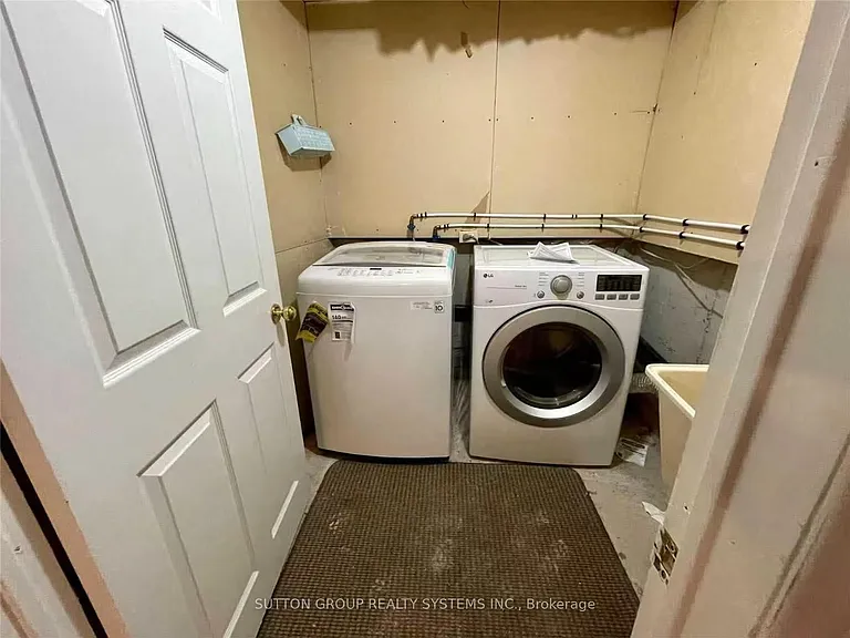 2275 Credit Valley Rd #100 — Photo 17