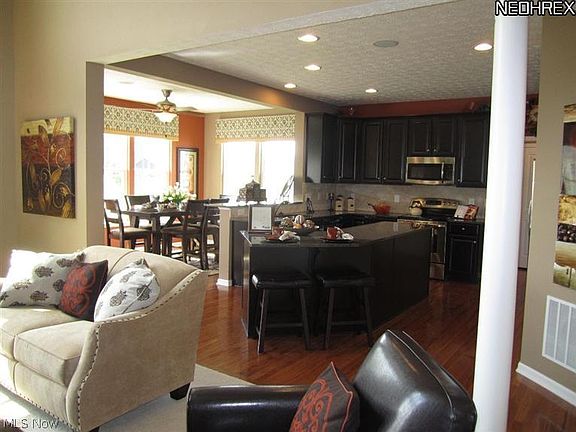 2nd image of 113SL Hazelwood Dr