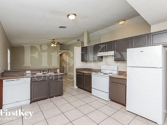 5th image of 7531 Groveoak Dr