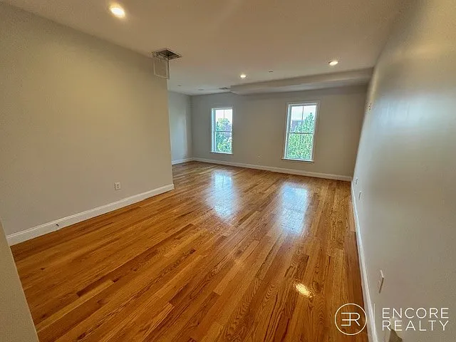 12 Dana Ave #6 — Photo 4