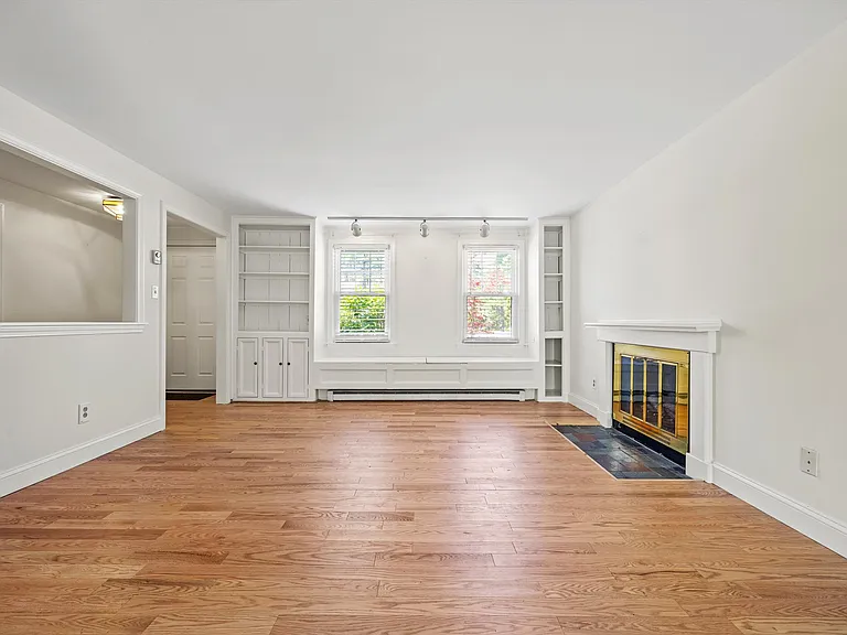 7 Dresden Ct — Photo 8