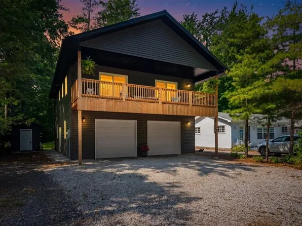 9904 Lake Rd, Lambton Shores, ON N0M 1T0
