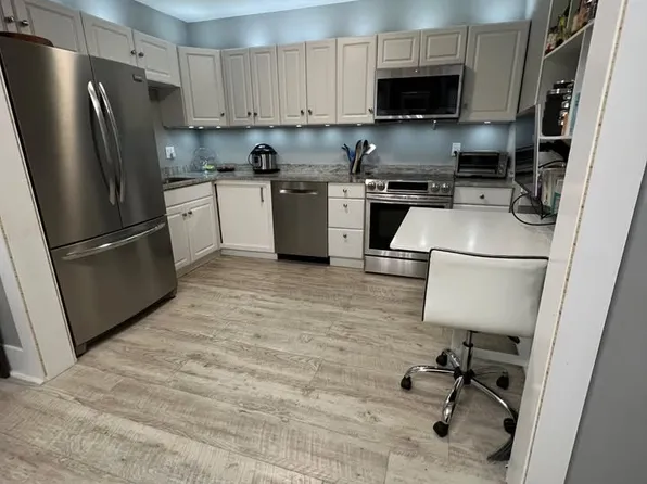 45 Ash St Floor 1, Reading, MA 01867
