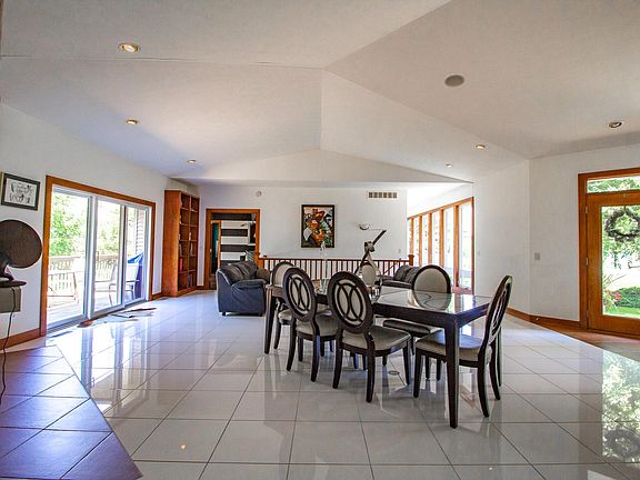 2nd image of 305 Jodie Ct