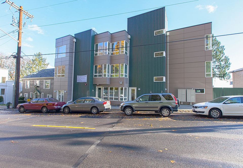 1st image of 4724 22nd Ave NE APT 506
