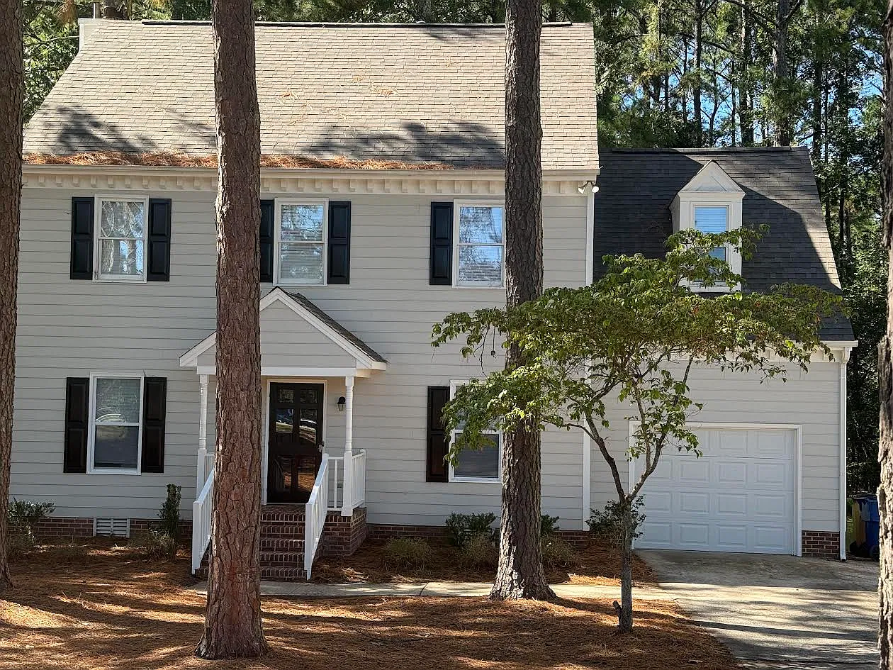 4 bed, 2.5 bath, 1994 sqft, $2,395 — Photo 2