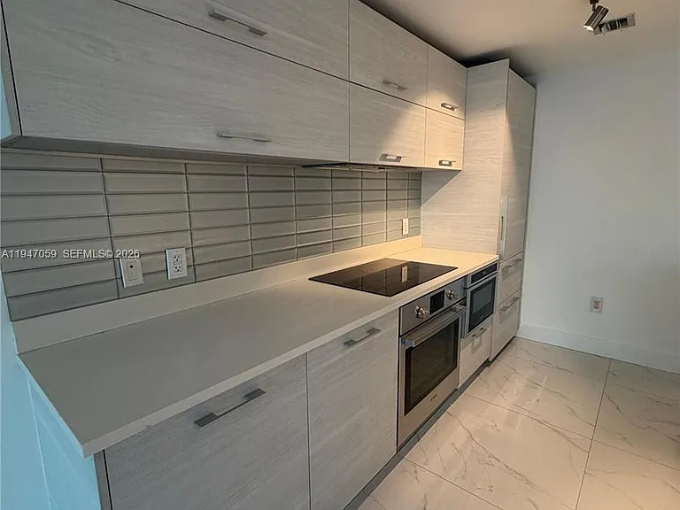 650 NE 32nd St #4406 — Photo 4