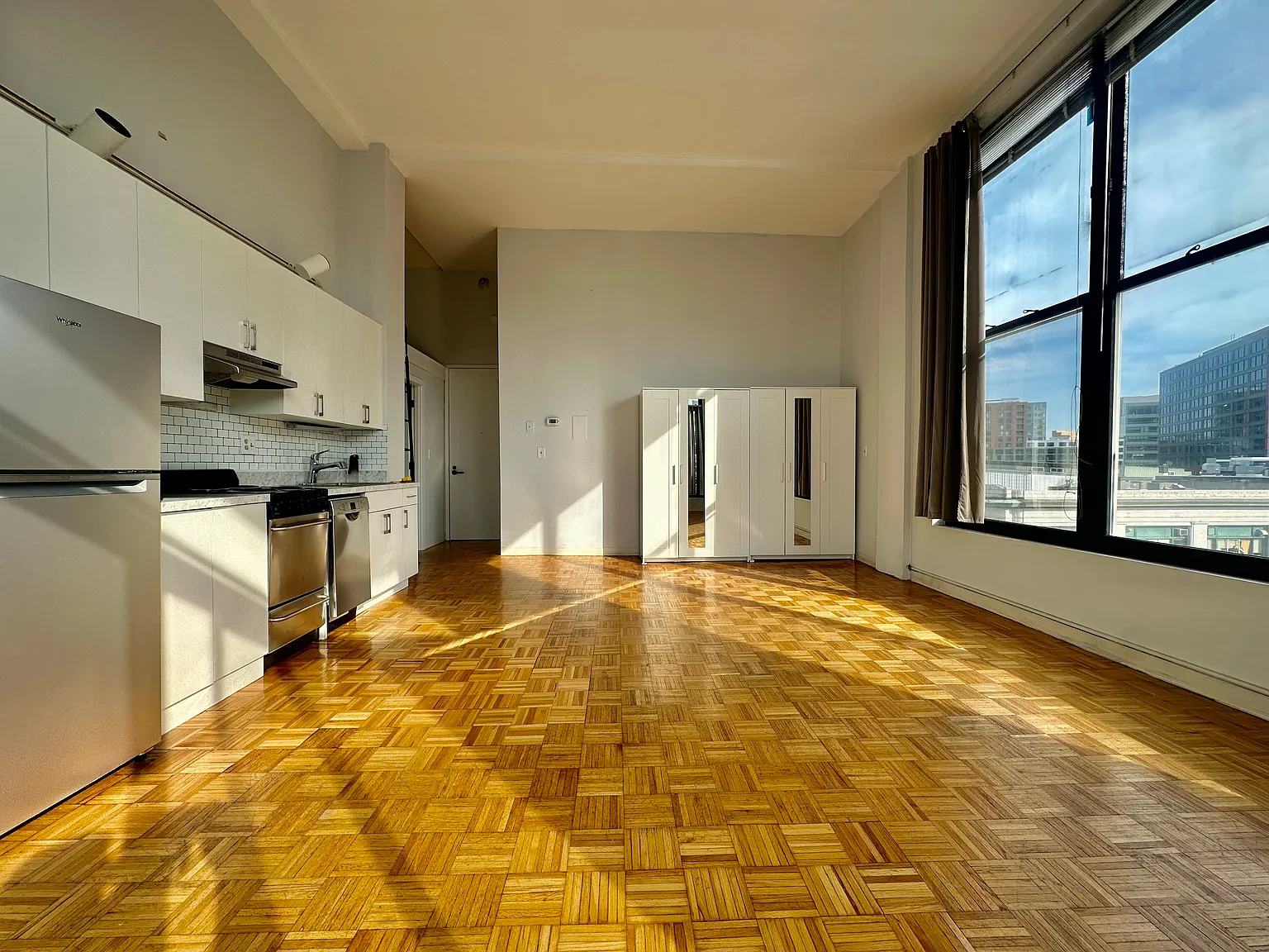 Studio, 500 sqft, $2,600 — Photo 2