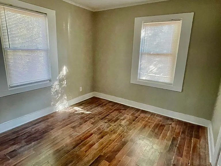 1131 Amelia Ave — Photo 10