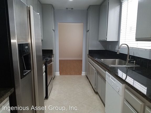 3rd image of 1844 Thayer Ave