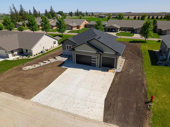 202 S 15th Ave, Rock Rapids, IA 51246